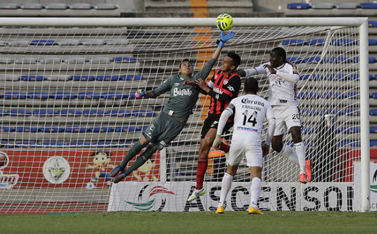 NECAXA PIERDE EL INVICTO