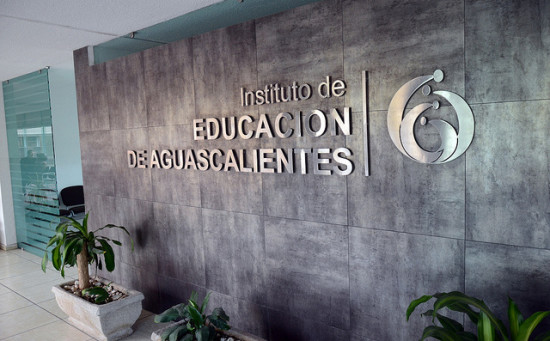 Convocan a maestros a ser evaluadores del desempeño docente