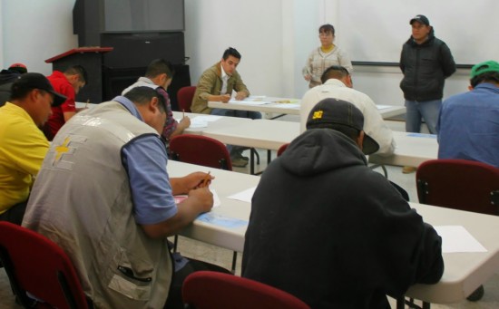 Certifica la SICOM de manera continua a personal de laboratorios