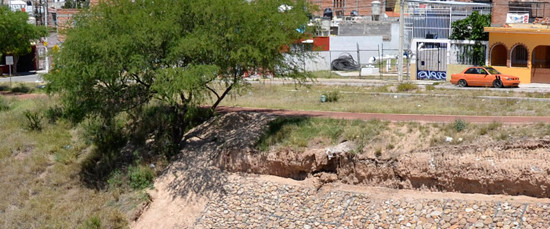 Construye CCAPAMA Colector Sanitario en el Arroyo Don Pascual
