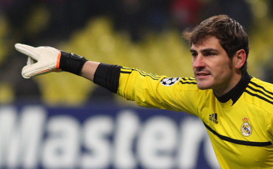 Casillas firma por el Oporto
