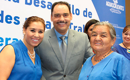 Apoya gobierno municipal crecimiento económico de mujeres emprendedoras