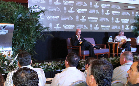Panel magistral “Una visión actual sobre los municipios de México”