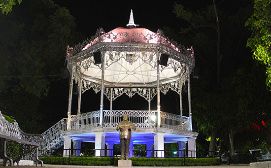 Mantiene el gobierno municipal el atractivo del tradicional jardín de San Marcos