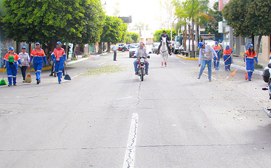 Garantiza la Secretaría de Servicios Públicos la limpieza del centro de la ciudad durante las fiestas