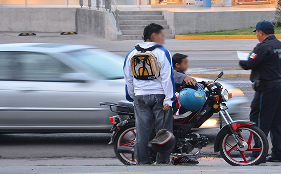 Continua estricta vigilancia de tránsito municipal a motociclistas