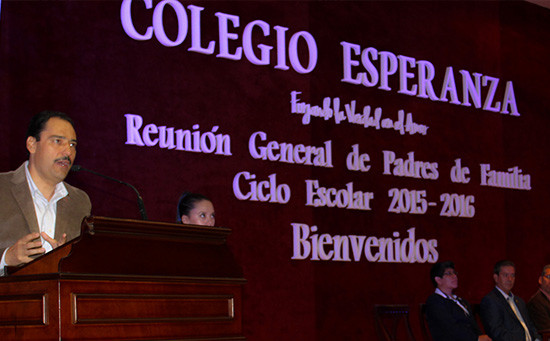 CONTRIBUYE GOBIERNO MUNICIPAL CON LA MEJORA DE VIALIDAES EN BENEFICIO DEL SECTOR EDUCATIVO