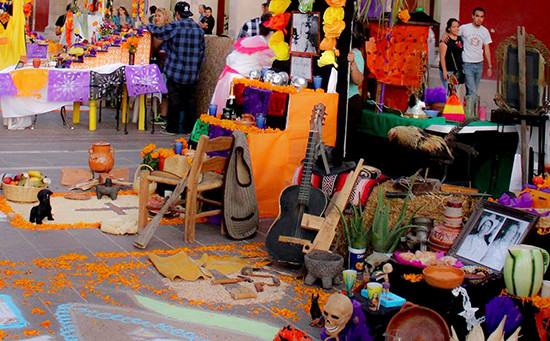 Invita gobierno municipal a participar en el concurso de altares de muertos “por nuestras tradiciones”