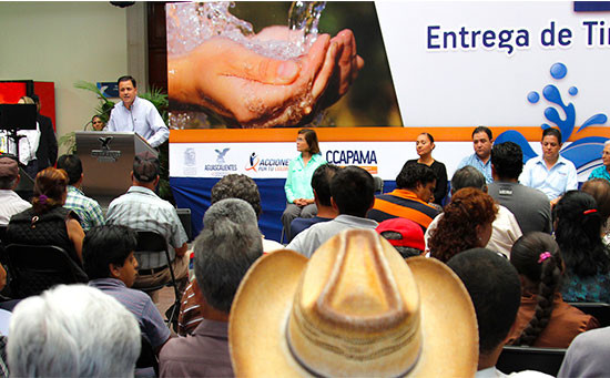 Otorga gobierno municipal facilidades a personas de escasos recursos para la adquisición de tinacos