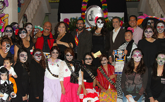 Se lleva a cabo el concurso de altares “Por nuestras tradiciones”