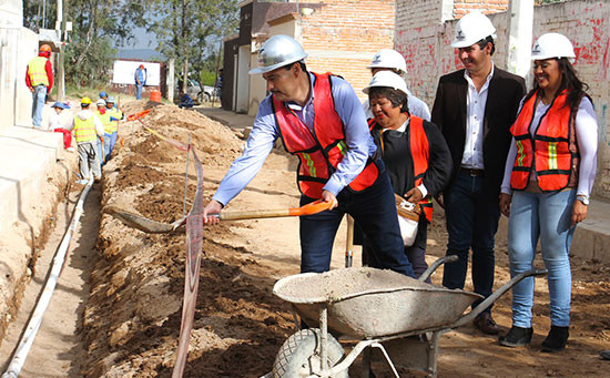 Con nuevas obras en la comunidad Pocitos, suma gobierno municipal más de 100 acciones de pavimentación