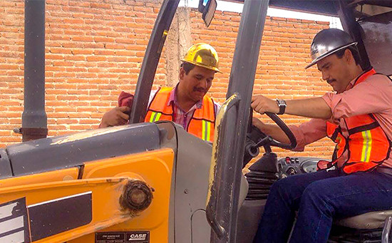 Beneficia gobierno municipal a habitantes de Norias de Ojocaliente con pavimento hidráulico