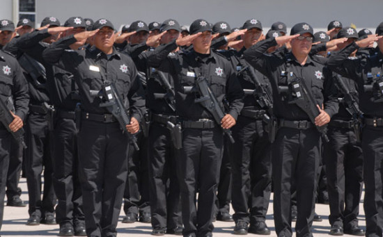 Cesan a cuatro policías municipales
