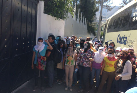 Detiene PF a cinco normalistas en caseta de Chilpancingo