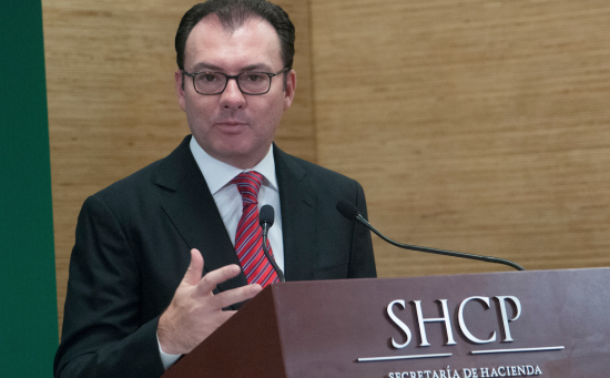 Baja de crudo no es transitoria.- SHCP