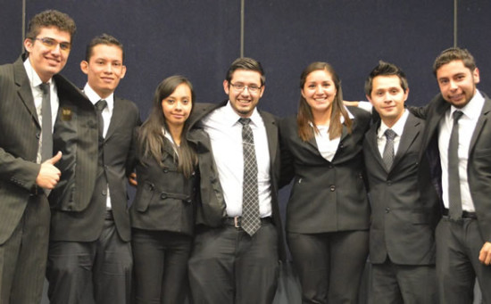 Participan universitarios en el primer “Maratón del Conocimiento SAT”