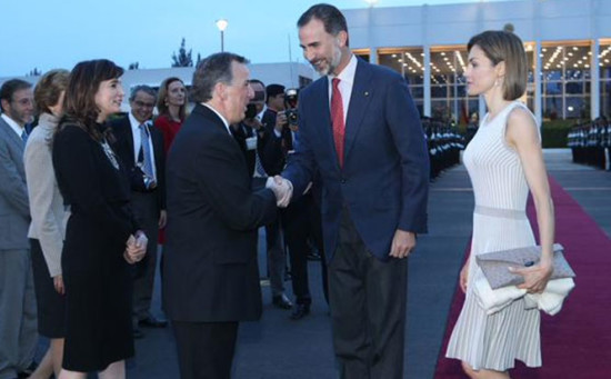 Arriban Reyes de España para su primera visita de estado.