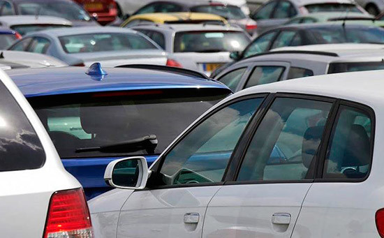 Mamá olvida 10 horas a su bebé en auto y muere